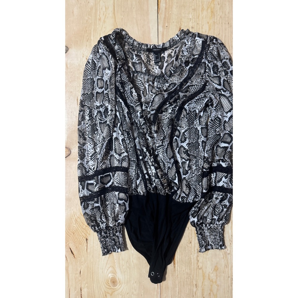 Forever 21‎ Women Snakeskin Print Metallic Surplice Bodysuit Black White Small